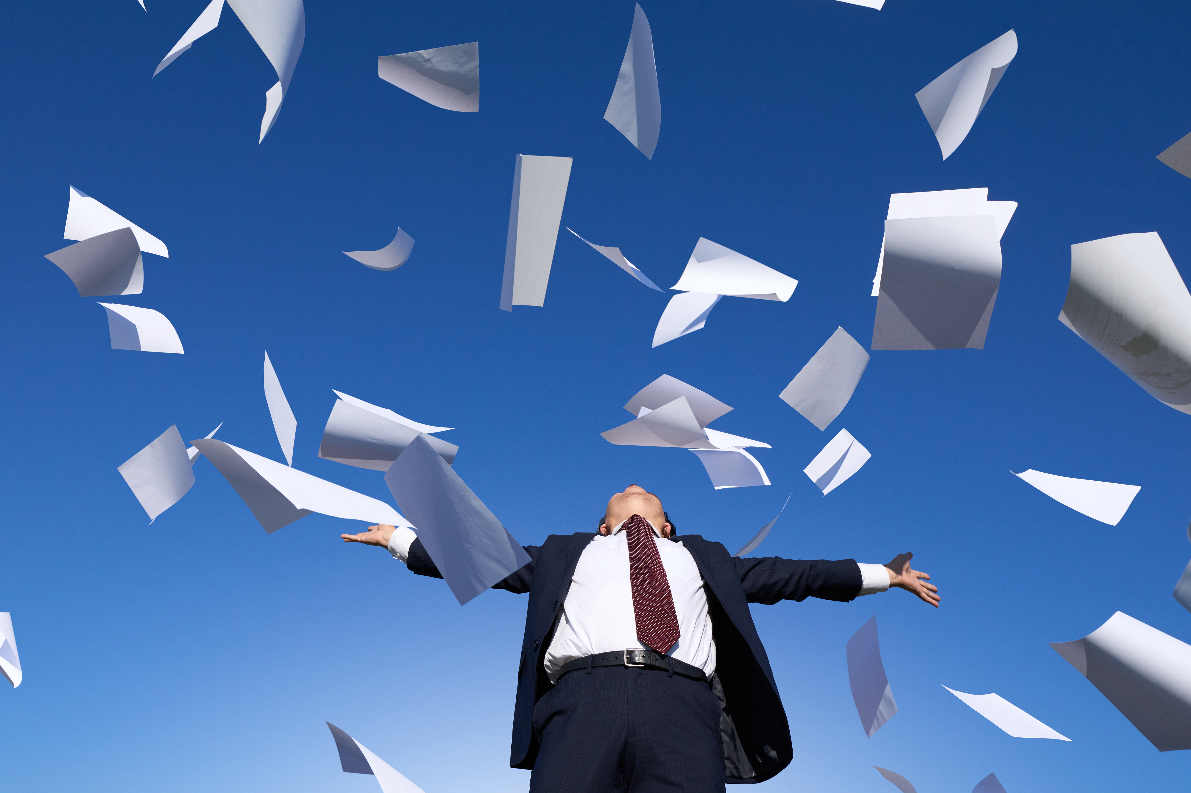 紙文書の管理負担から解放されるイメージ